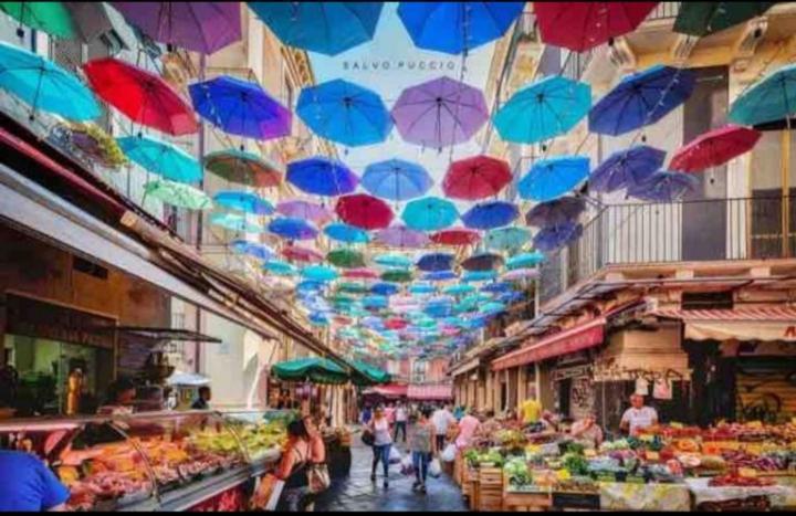 La Casetta Al Centro カターニア エクステリア 写真